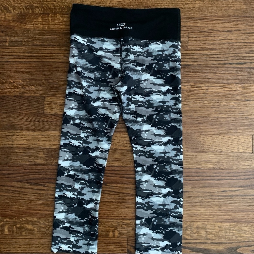 Lorna Jane crop leggings
